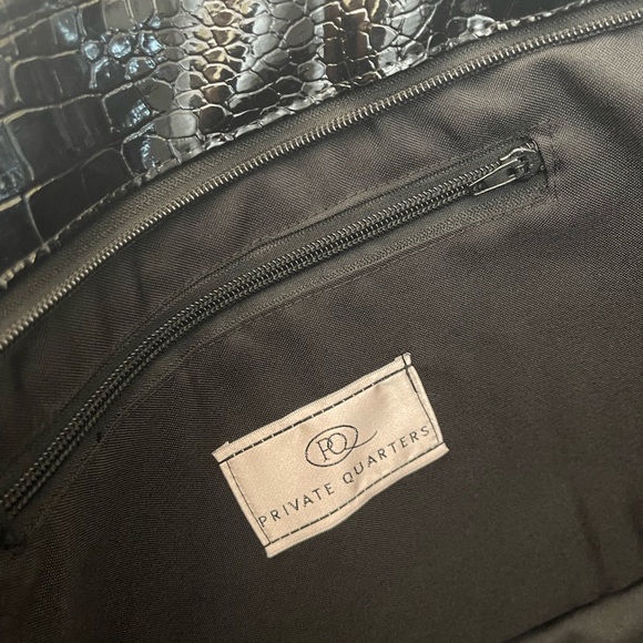 Brand new private quarters alligator bag - Picture 3 of 4